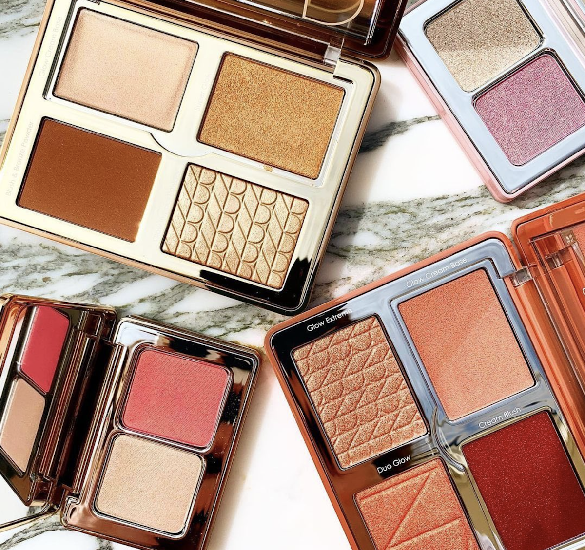 4 Best All-in-One Highlighter Palettes For Travel