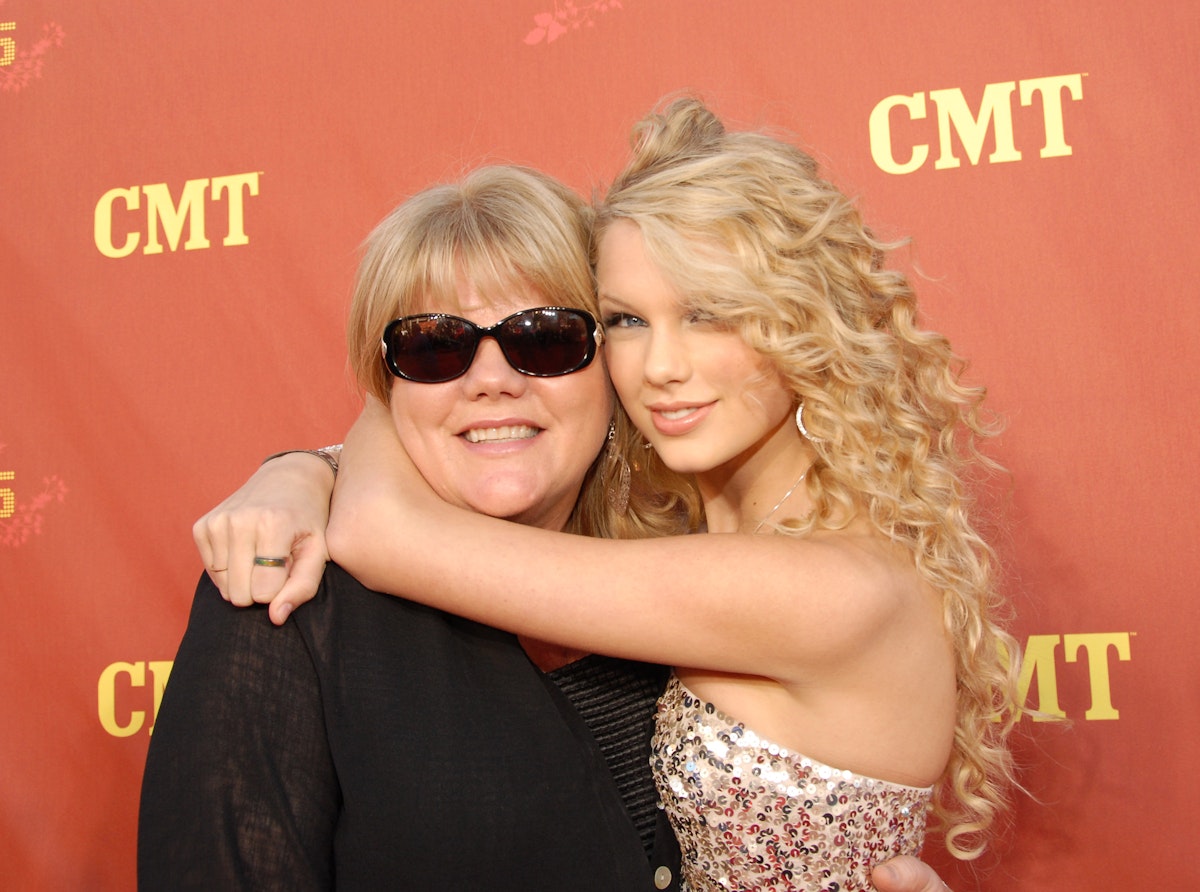 Meet Andrea Swift, Taylor Swift’s Mom